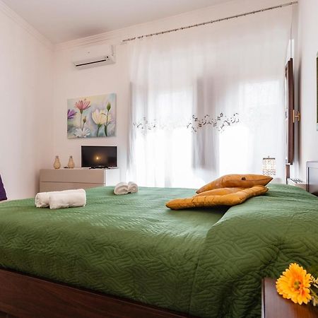 אבולה Melody Room מראה חיצוני תמונה