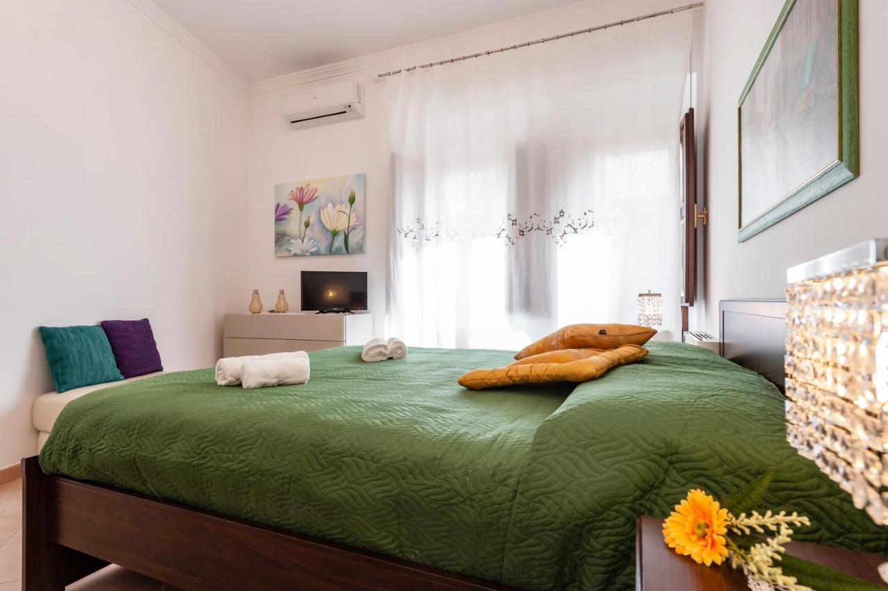 אבולה Melody Room מראה חיצוני תמונה