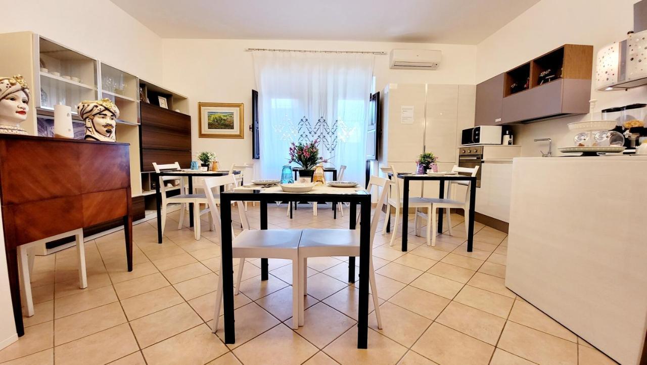 אבולה Melody Room מראה חיצוני תמונה