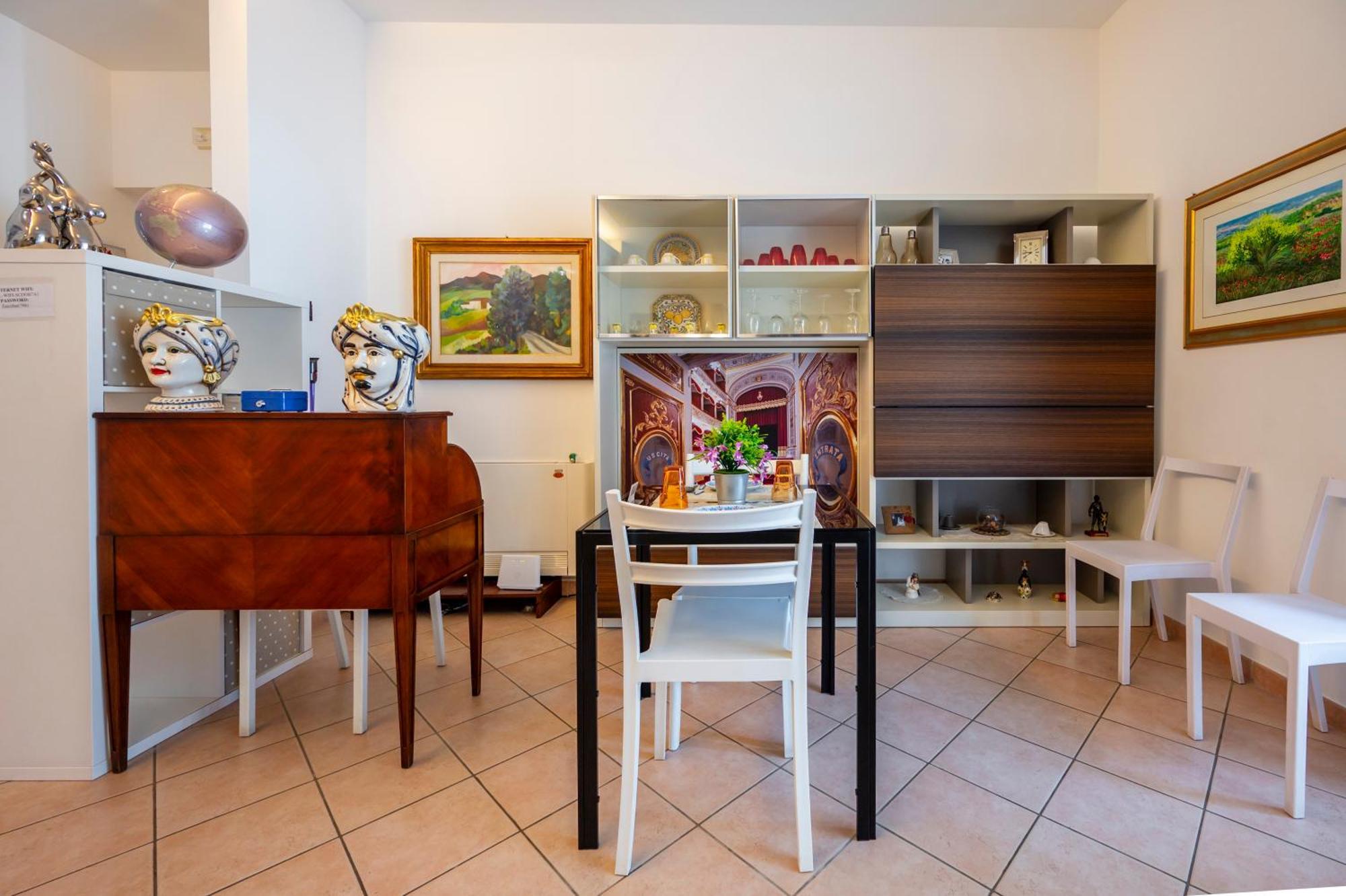 אבולה Melody Room מראה חיצוני תמונה